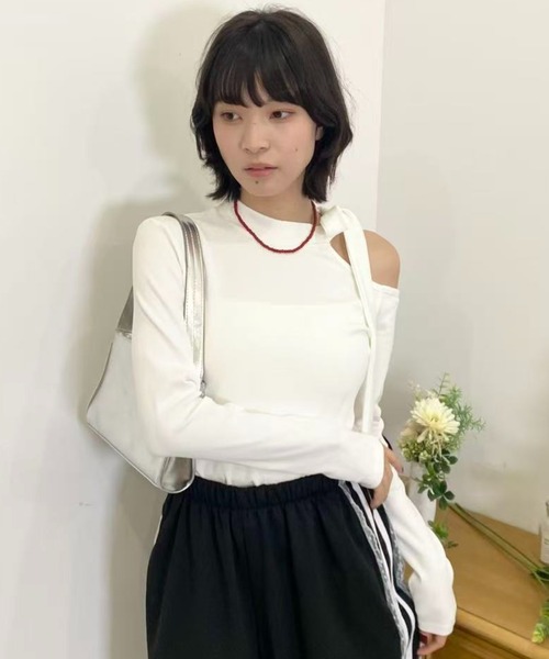 mebole(メボレ)の「ワンショルダーリボンスリムトップス(Tシャツ/カットソー・レディース・ブラック/グレー/ホワイト・FREE)」の17枚目の写真