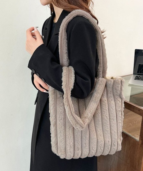 Miniministore(ミニミニストア)の「トートバッグ A4サイズ鞄 ファーバッグ(トートバッグ・レディース・ベージュ/モカ/ホワイト/ブラック・FREE)」の3枚目の写真