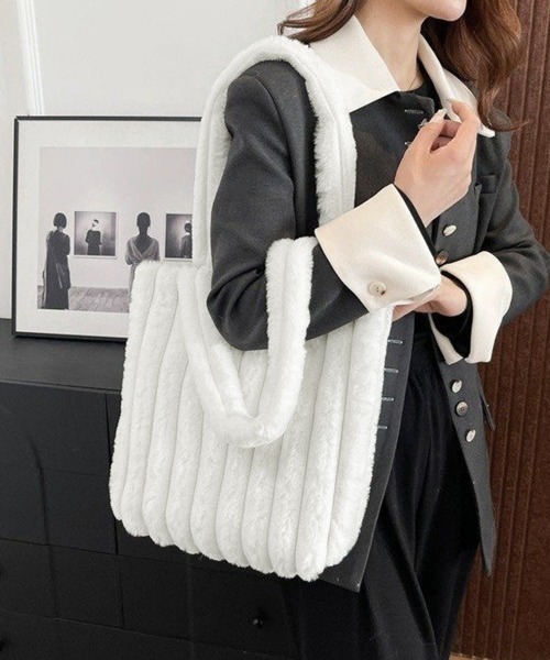 Miniministore(ミニミニストア)の「トートバッグ A4サイズ鞄 ファーバッグ(トートバッグ・レディース・ベージュ/モカ/ホワイト/ブラック・FREE)」の12枚目の写真