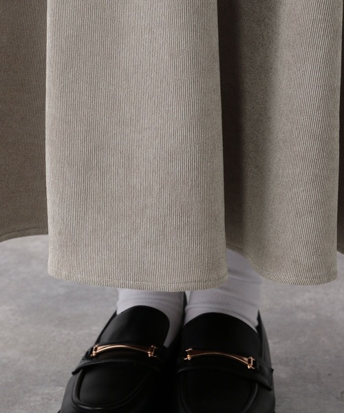 GLOBAL WORK(グローバルワーク)の「イージーケアコーデュロイフレアスカート/575178(スカート・レディース・ブルー系その他6/ダークグレー/ワインレッド/ライトグレー・REGULAR/SHORT)」の17枚目の写真