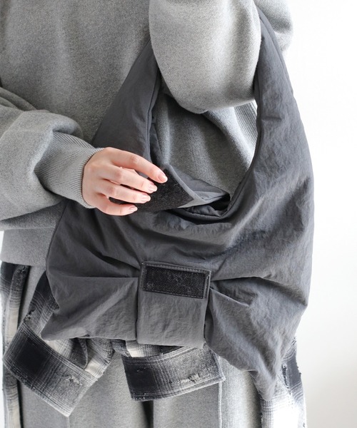 cepo（セポ）の「パデットリボンバッグ（ショルダーバッグ・レディース・チャコール/ブラック/オフホワイト・FREE）」の11枚目の写真