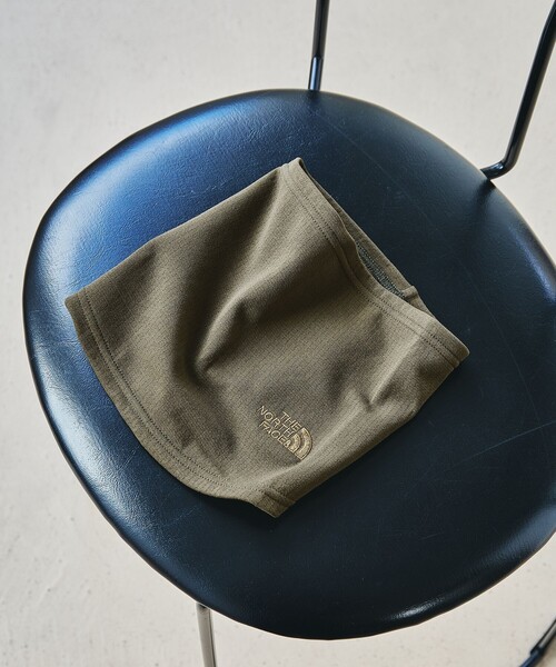 THE NORTH FACE（ザノースフェイス）の「＜THE NORTH FACE＞マイクロストレッチ ネックゲイター（マフラー・メンズ・ブラック/オリーブ/ダークグレー・FREE）」の4枚目の写真