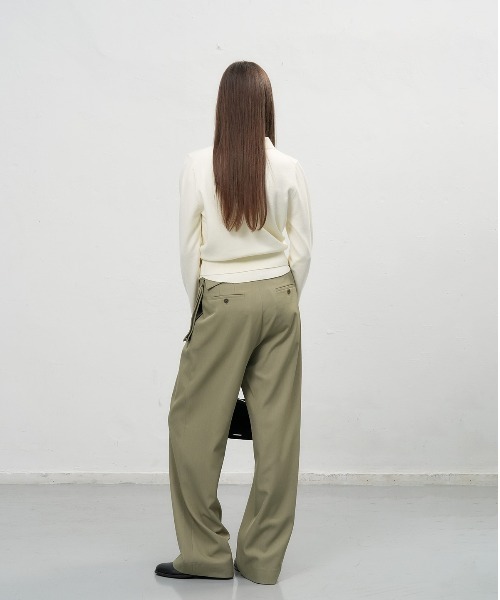 GENERAL IDEA(ジェネラルアイデア)の「essential collar layered pullover レイヤード襟付きニットプルオーバー(ニット/セーター・レディース・グレー/ブラック/アイボリー・S/L/M)」の8枚目の写真