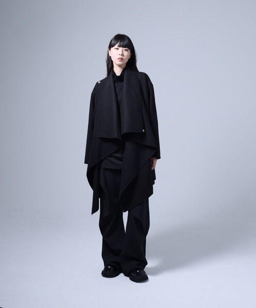Ruze（ルゼ）の「Overwrap drape coat / オーバーラップ ドレープ ロングコート（その他アウター・メンズ・ブラック・FREE）」の2枚目の写真