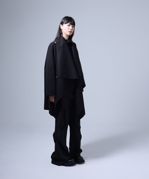 Ruze（ルゼ）の「Overwrap drape coat / オーバーラップ ドレープ ロングコート（その他アウター・メンズ・ブラック・FREE）」の4枚目の写真
