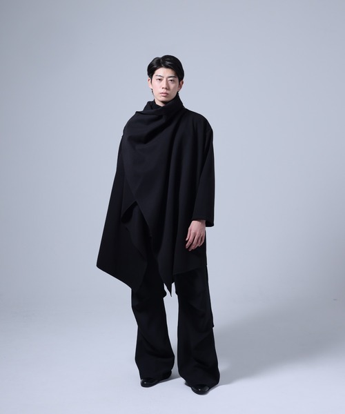 Ruze（ルゼ）の「Overwrap drape coat / オーバーラップ ドレープ ロングコート（その他アウター・メンズ・ブラック・FREE）」の5枚目の写真