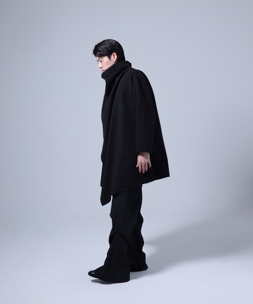 Ruze（ルゼ）の「Overwrap drape coat / オーバーラップ ドレープ ロングコート（その他アウター・メンズ・ブラック・FREE）」の6枚目の写真