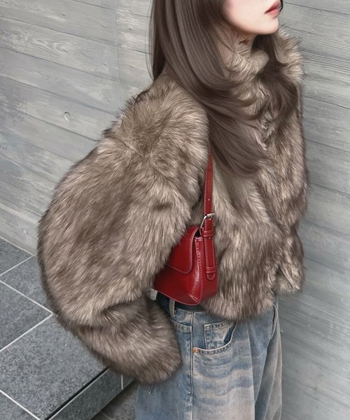 CHARME BY MICOLA（シャルムバイミコラ）の「ショート丈ファージャケット（その他アウター・レディース・ベージュ/ブラウン・FREE）」の2枚目の写真