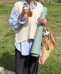 ISOOK | Vネックニットベスト(eri. select) / レディース オーバーサイズ シンプル 無地 スリット ベージュ ネイビー(ベスト)