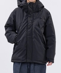 JOHN'S CLOSET（ジョンズクローゼット）の「【13】撥水＆防風 同色ロゴ 中綿マウンテンパーカー（ダウンジャケット/コート・メンズ）」