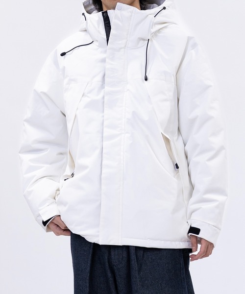 JOHN'S CLOSET（ジョンズクローゼット）の「【13】撥水＆防風 同色ロゴ 中綿マウンテンパーカー（ダウンジャケット/コート・メンズ・ホワイト/レッド/ブラック・MEDIUM/LARGE/X-LARGE）」の7枚目の写真