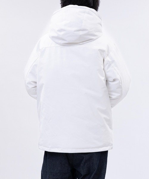 JOHN'S CLOSET（ジョンズクローゼット）の「【13】撥水＆防風 同色ロゴ 中綿マウンテンパーカー（ダウンジャケット/コート・メンズ・ホワイト/レッド/ブラック・MEDIUM/LARGE/X-LARGE）」の9枚目の写真