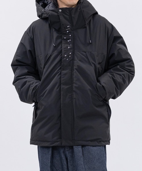 JOHN'S CLOSET（ジョンズクローゼット）の「【13】撥水＆防風 同色ロゴ 中綿マウンテンパーカー（ダウンジャケット/コート・メンズ・ホワイト/レッド/ブラック・MEDIUM/LARGE/X-LARGE）」の13枚目の写真