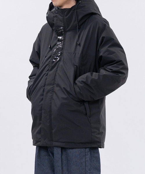 JOHN'S CLOSET（ジョンズクローゼット）の「【13】撥水＆防風 同色ロゴ 中綿マウンテンパーカー（ダウンジャケット/コート・メンズ・ホワイト/レッド/ブラック・MEDIUM/LARGE/X-LARGE）」の14枚目の写真