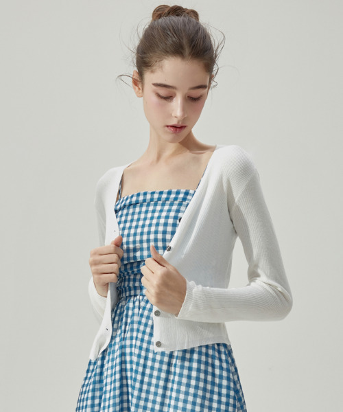 VIKINI VENDER(ビキニベンダー)の「ロザナボタンニットカーディガン(カーディガン/ボレロ・レディース・その他・ONE SIZE)」の4枚目の写真