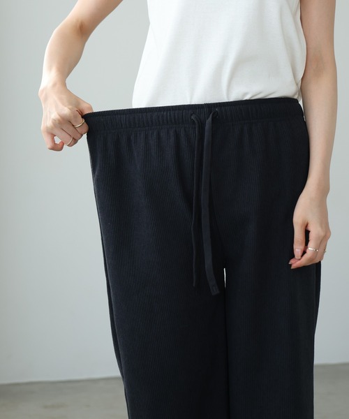 itto...（イット）の「まるで穿く毛布！コーディロイ風あったか裏ベロアパンツ（スウェットパンツ・レディース・ブラック/チャコール/アイボリー・FREE）」の13枚目の写真
