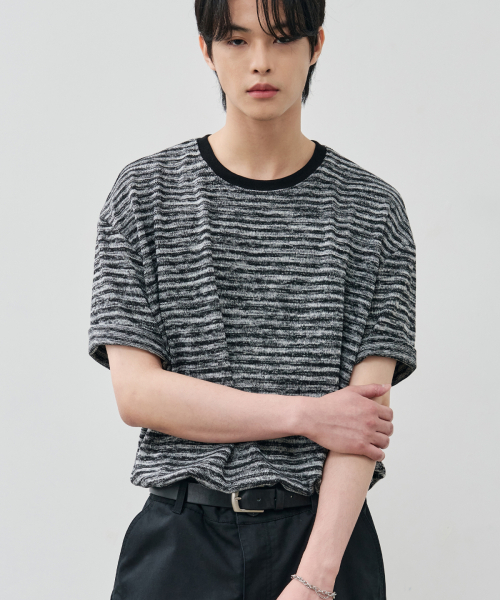 ALYSS（アリス）の「ブレンデッドストライプハーフニットTシャツ[ブラック]（ニット/セーター・メンズ・その他・MEDIUM/LARGE/X-LARGE）」の2枚目の写真
