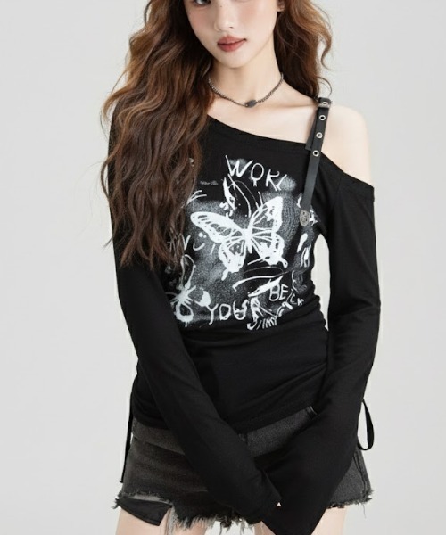 lilful(リルフル)の「【26年春夏新作】ショルダーベルト サイドシャーリング バタフライデザインシアートップス(Tシャツ/カットソー・レディース・ブラック/ホワイト・F)」の5枚目の写真