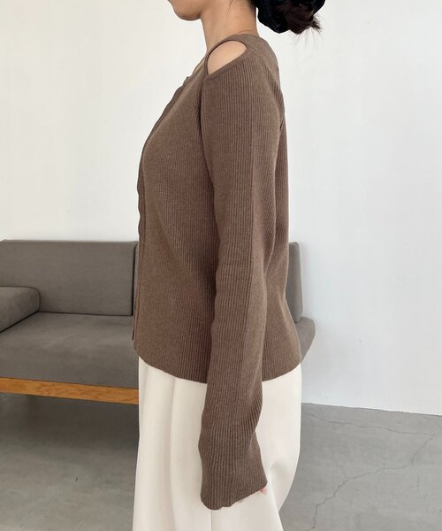 CAPRICIEUX LE'MAGE（カプリシューレマージュ）の「肩開きセッパボタンカーディガン（カーディガン/ボレロ・レディース・ブラウン/ピンク/グレー/ライトベージュ・FREE）」の18枚目の写真