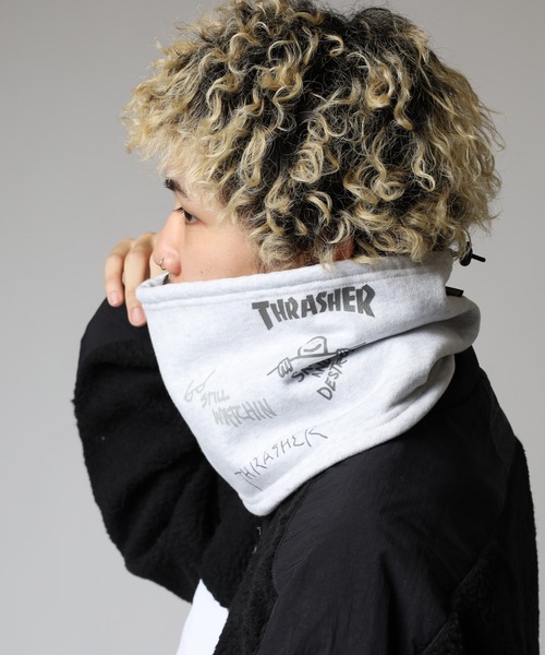 THRASHER(スラッシャー)の「THRASHER マルチロゴ スウェット ネックウォーマー ネックカバー 男女兼用(ネックウォーマー/スヌード・メンズ・チャコール/ブラック/グレー・FREE)」の3枚目の写真