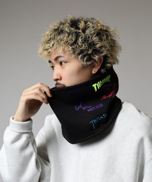 THRASHER(スラッシャー)の「THRASHER マルチロゴ スウェット ネックウォーマー ネックカバー 男女兼用(ネックウォーマー/スヌード・メンズ・チャコール/ブラック/グレー・FREE)」の2枚目の写真