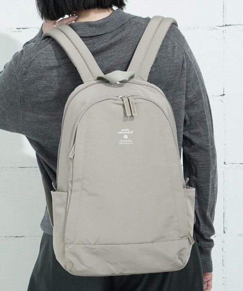 anello GRANDE(アネログランデ)の「"02"≪anello GRANDE≫MOIST/モイスト 10ポケット/15L 2WAY デイパック/リュック(バックパック/リュック・レディース・ネイビー/グレイッシュベージュ/ブラック・ONE SIZE)」の3枚目の写真