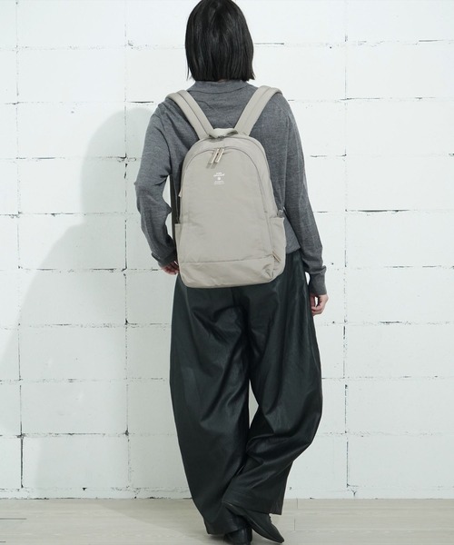 anello GRANDE(アネログランデ)の「"02"≪anello GRANDE≫MOIST/モイスト 10ポケット/15L 2WAY デイパック/リュック(バックパック/リュック・レディース・ネイビー/グレイッシュベージュ/ブラック・ONE SIZE)」の4枚目の写真