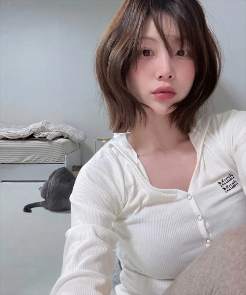muahmuah（ムーアムーア）の「ヘンリーネックフードスティッチTシャツ[6色]（Tシャツ/カットソー・レディース・ネイビー/ホワイト/ブラック/グレー/ベージュ/カーキ・FREE）」の11枚目の写真