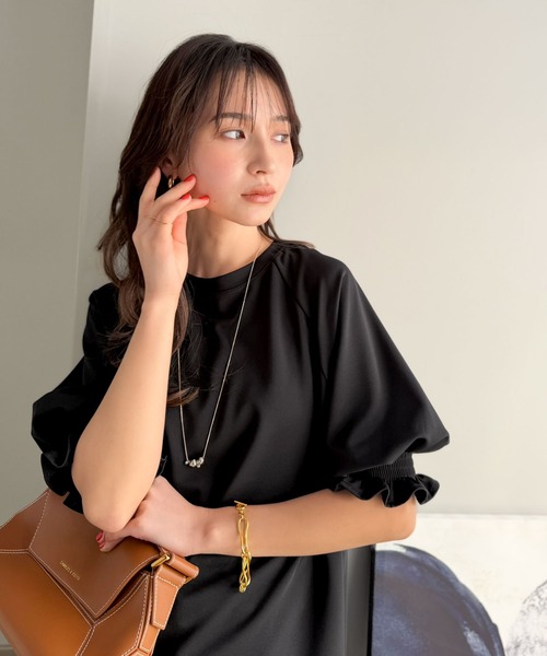 Classical Evon(クラシカルエヴォン)の「【Classical Evon】上品なフリルデザインで、袖先に華やぎを。ジョーゼット素材キャンディースリーブプルオーバー(Tシャツ/カットソー・レディース・ブラウン/ライトベージュ/ブラック/オフホワイト・X-LARGE/SMALL/MEDIUM/LARGE)」の22枚目の写真