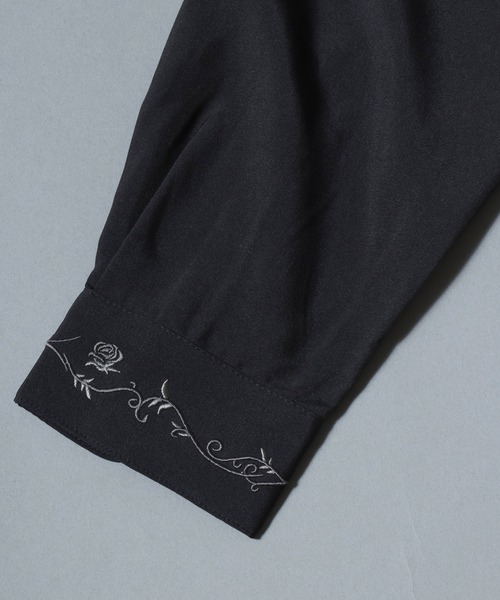 ANPAS（アンパス）の「Embroidered-Collar Long-Sleeve Shirt/襟花刺繍 長袖シャツ メンズ ストレッチ きれいめシャツ モノトーン（シャツ/ブラウス・メンズ・ブラック/ホワイト・L/M）」の11枚目の写真