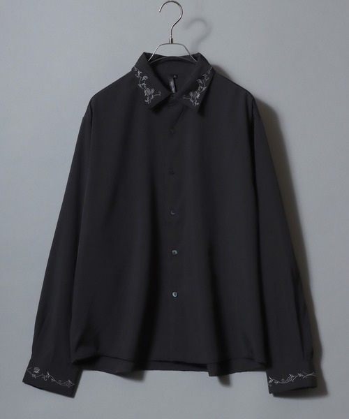 ANPAS（アンパス）の「Embroidered-Collar Long-Sleeve Shirt/襟花刺繍 長袖シャツ メンズ ストレッチ きれいめシャツ モノトーン（シャツ/ブラウス・メンズ・ブラック/ホワイト・L/M）」の5枚目の写真