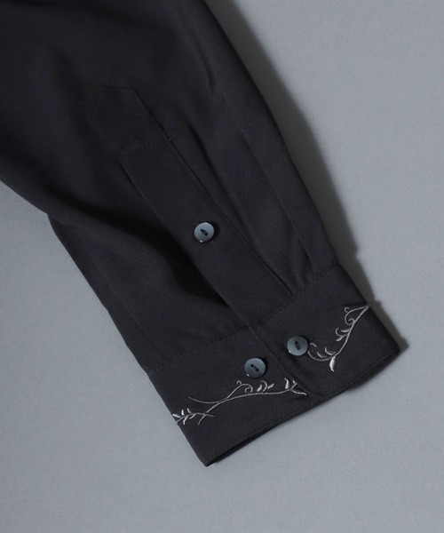 ANPAS（アンパス）の「Embroidered-Collar Long-Sleeve Shirt/襟花刺繍 長袖シャツ メンズ ストレッチ きれいめシャツ モノトーン（シャツ/ブラウス・メンズ・ブラック/ホワイト・L/M）」の12枚目の写真