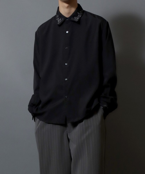 ANPAS（アンパス）の「Embroidered-Collar Long-Sleeve Shirt/襟花刺繍 長袖シャツ メンズ ストレッチ きれいめシャツ モノトーン（シャツ/ブラウス・メンズ・ブラック/ホワイト・L/M）」の18枚目の写真