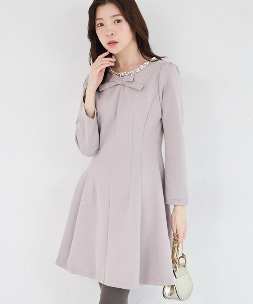 tocco closet(トッコ クローゼット)の「きらきらストーン×ビジュー付きリボンボンディングワンピース(ワンピース・レディース・ブラック/ピンク・M)」の2枚目の写真