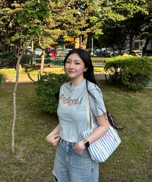 DANGLEDROP(ダングルドロップ)の「DGDP FREEDOMセミクロップ半袖Tシャツスカイブルー(Tシャツ/カットソー・レディース・その他・FREE)」の10枚目の写真