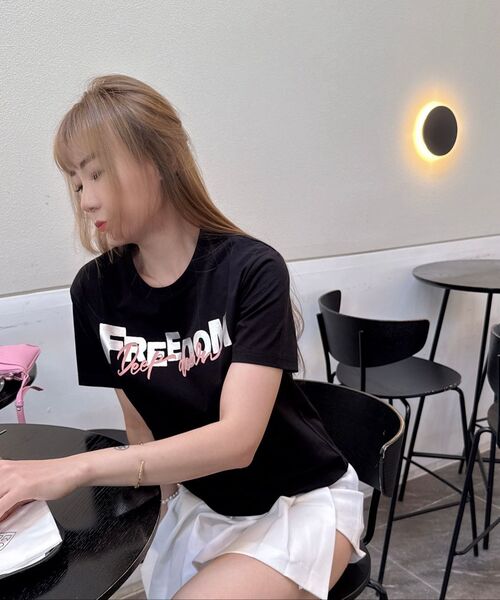 DANGLEDROP(ダングルドロップ)の「DGDP FREEDOMセミクロップ半袖Tシャツスカイブルー(Tシャツ/カットソー・レディース・その他・FREE)」の17枚目の写真