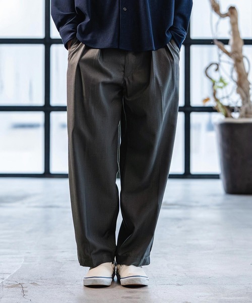 CAMBIO（カンビオ）の「mp14519- TR Two Tuck Pants テーパードパンツ(AI-261-009)（スラックス・メンズ・ブラック/グレー・S/M/L）」の3枚目の写真