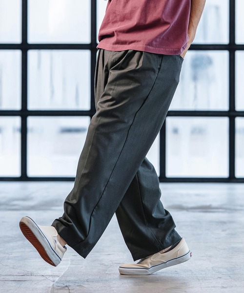 CAMBIO（カンビオ）の「mp14519- TR Two Tuck Pants テーパードパンツ(AI-261-009)（スラックス・メンズ・ブラック/グレー・S/M/L）」の6枚目の写真