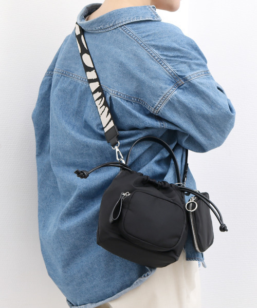 cache cache(カシュ カシュ)の「カシュカシュ cachecache / アクセポーチ付ナイロントート(トートバッグ・レディース・レオパード/ブラック・FREE)」の1枚目の写真