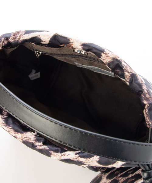 cache cache(カシュ カシュ)の「カシュカシュ cachecache / アクセポーチ付ナイロントート(トートバッグ・レディース・レオパード/ブラック・FREE)」の20枚目の写真