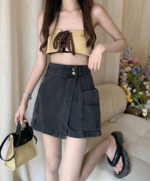 &soiree(アンドソワレ)の「デニムラップミニスカート(スカート・レディース・ブラック・SMALL/MEDIUM/LARGE/X-LARGE)」の2枚目の写真