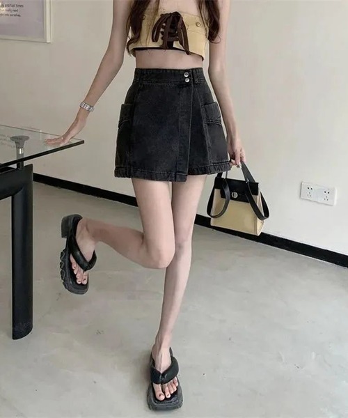 &soiree(アンドソワレ)の「デニムラップミニスカート(スカート・レディース・ブラック・SMALL/MEDIUM/LARGE/X-LARGE)」の4枚目の写真