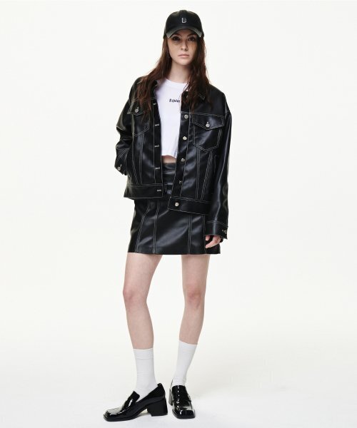 B QUIET（ビークワイエット）の「[UNISEX]FAUX LEATHER TRUCKER JACKET_BLACK（ライダースジャケット・レディース・その他・ONE SIZE）」の6枚目の写真