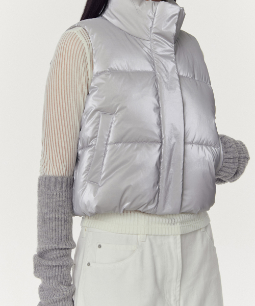 MUSINSA STANDARD WOMAN（ムシンサスタンダードウーマン）の「ウィメンズデイリープファーシャイニークロップダウンベスト[シルバー]（ダウンベスト・レディース・その他・X-SMALL/SMALL/LARGE/MEDIUM）」の6枚目の写真
