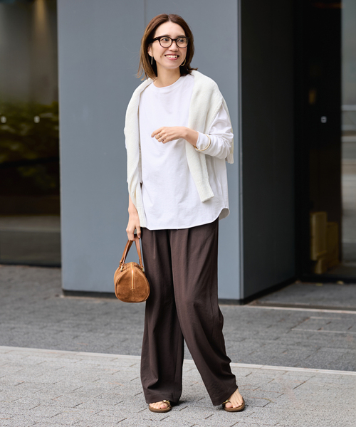 FRAMeWORK（フレームワーク）の「ミニ裏毛ラウンドヘムプルオーバー（Tシャツ/カットソー・レディース・ブラック/ホワイト/ベージュ/イエロー・FREE）」の15枚目の写真