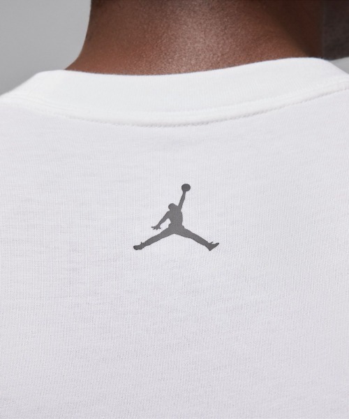 JORDAN BRAND（ジョーダンブランド）の「JORDAN BRAND Paris Saint-Germain Practice T-Shirt（ジョーダンブランド パリ・サンジェルマン プラクティス Tシャツ）（Tシャツ/カットソー・メンズ・ホワイト系/グレー系・MEDIUM/X-LARGE/LARGE）」の6枚目の写真