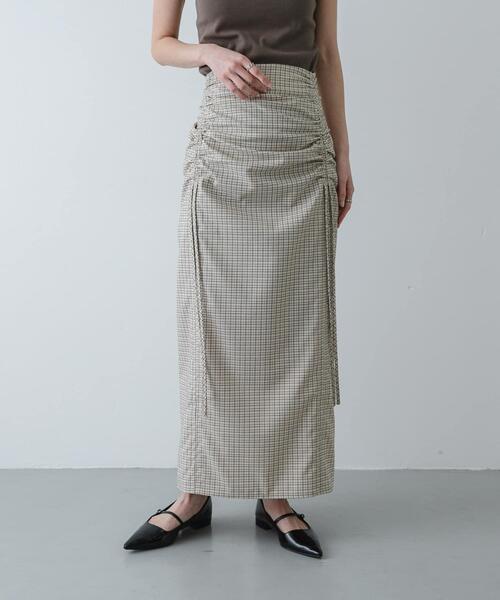 SENSE OF PLACE by URBAN RESEARCH（センスオブプレイスバイアーバンリサーチ）の「シャーリングスカート（スカート・レディース・イエロー系その他/ブラック/ホワイト系その他・MEDIUM/SMALL）」の2枚目の写真