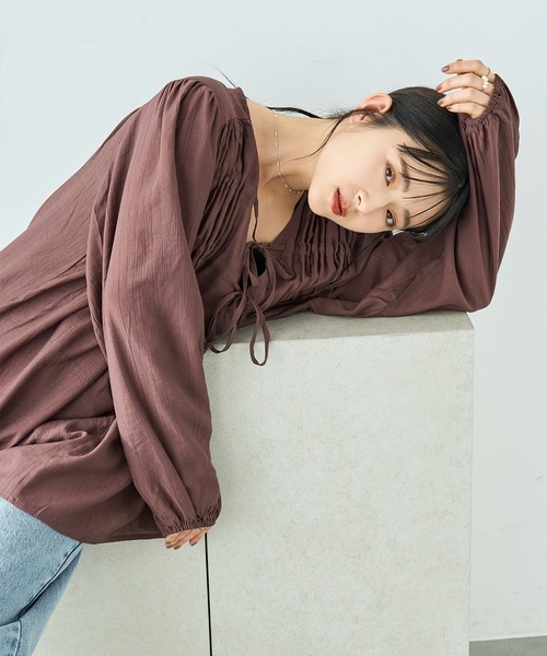 mil（ミル）の「シャーリング リボン チュニック ブラウス【587236】（シャツ/ブラウス・レディース・ブラック/ブラウン/オフホワイト・ONE SIZE）」の13枚目の写真