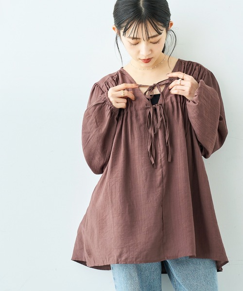 mil（ミル）の「シャーリング リボン チュニック ブラウス【587236】（シャツ/ブラウス・レディース・ブラック/ブラウン/オフホワイト・ONE SIZE）」の5枚目の写真