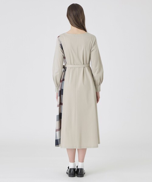 BLUE LABEL CRESTBRIDGE(ブルーレーベルクレストブリッジ)の「【一部店舗限定】パーシャルチェックポンチドレス(ワンピース・レディース・ブラック/ベージュ系その他・40/38/36)」の9枚目の写真